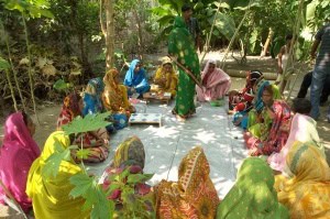 A women's community based savings group meets in Bihar, India - Aga Khan Development Network